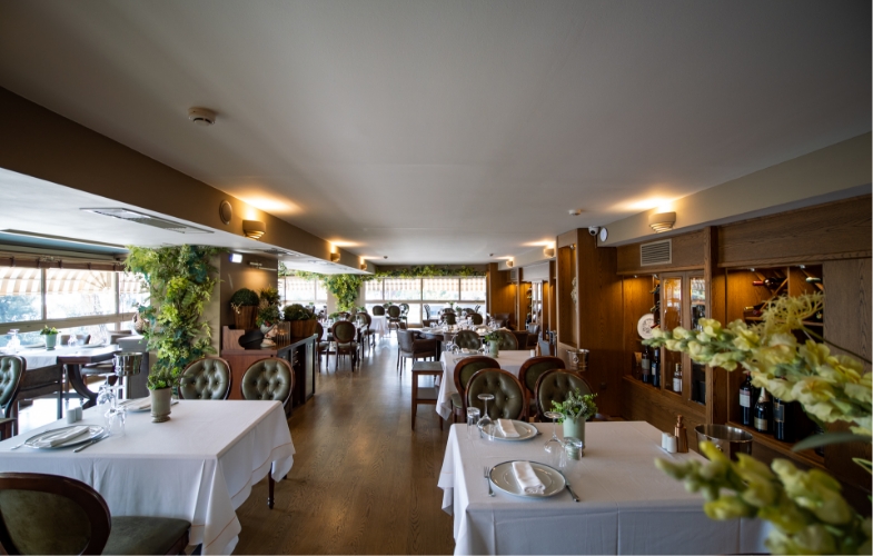 indoor meeting space mavri thalassa