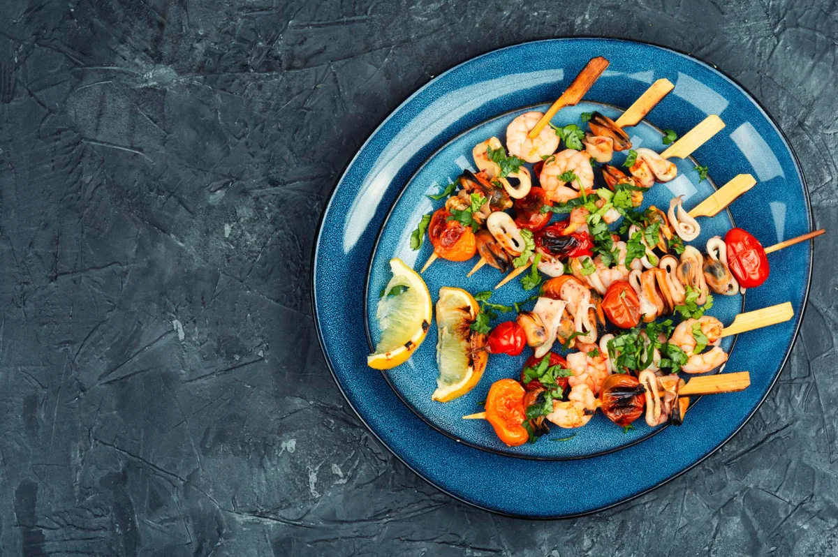 mavrithalassa - βραδιές - σουβλάκι με γαρίδες