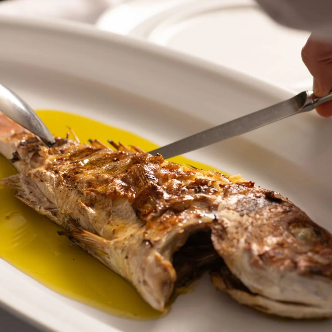 επιλογή κατάλληλου ψαριού για ψήσιμο σε κρούστα αλατιού